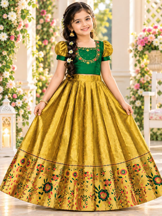 💖✨ROYAL GOLDEN FLORAL PATTU LEHENGAS✨💖